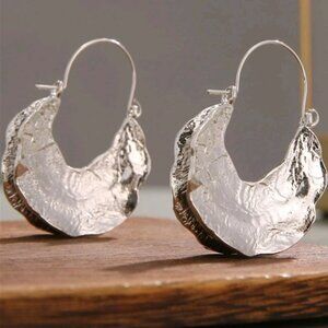 Vintage Punk Water Drop Metal Alloy Earrings.